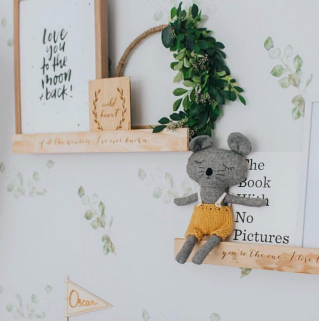 TIPS AND TRICKS TO DESIGNING YOUR GALLERY WALL